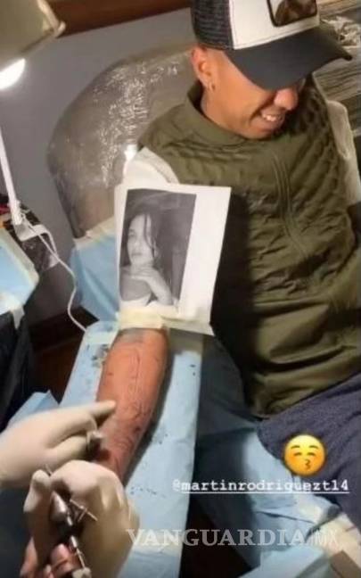 $!Futbolista de Pumas se tatúa a su novia en el brazo...ella lo engaña con uno del Cruz Azul y ya lo comparan con Icardi