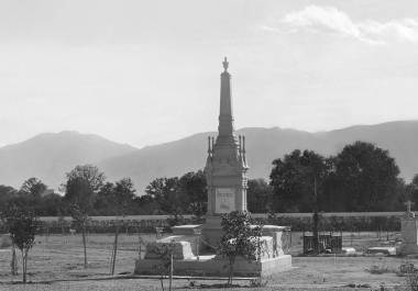 Sepulcro en el Panteón de Santiago con las tumbas de José y María Negrete.