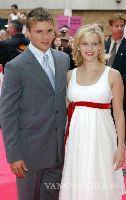 $!Reese Witherspoon y su primer marido, el actor Ryan Phillippe, de quien tiene dos hijos. EFE/EPA/Myung Jung Kim