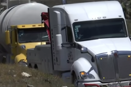 El hallazgo ocurrió en el kilómetro 28 de la carretera libre Monterrey-Saltillo, cerca del ejido Higueras.
