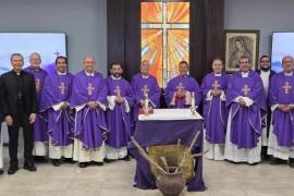 Monseñor Hilario González García (cuarto de derecha a izquierda) participó en el Encuentro de Obispos Tex-Mex realizado en El Paso, Texas.