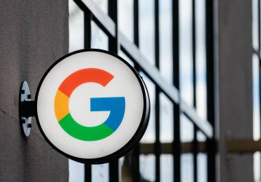 La autoridad británica recomendó que Google clasifique sus resultados de búsqueda de manera justa y no dé prioridad a los sitios web que tienen publicidad u otros acuerdos comerciales con Google.