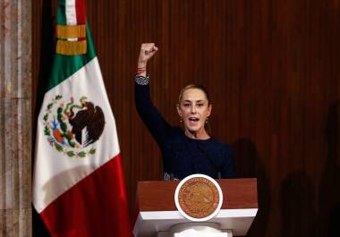 Ceremonia de conmemoración del 108 aniversario de la Constitución Política de los Estados Unidos Mexicanos celebrado en el Teatro de la Republica, en la ciudad de Querétaro. El evento estuvo presidido por la presidenta Claudia Sheinbaum y asistió gobernador Mauricio Kuri.