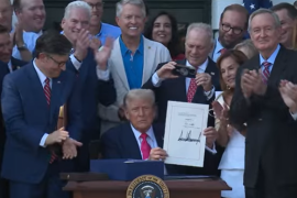 En pleno Día de la Independencia de EU, este 4 de julio, el presidente Donald Trump firma decreto de impuesto a remesas.