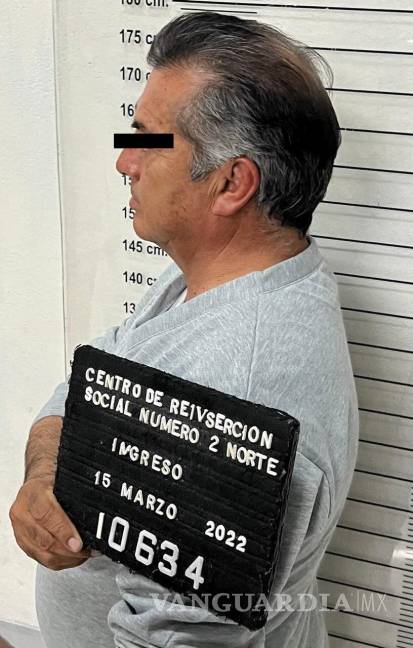 $!Jaime Rodríguez “El Bronco” durante la toma del registro.