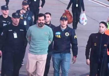 Agentes fronterizos corruptos facilitaron la descarga del hidrocarburo, además de la adulteración en volúmenes y muestras del producto.