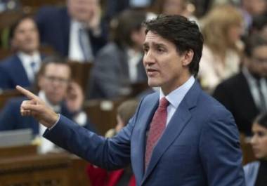 Trudeau, que está en el poder desde 2015, ha visto caer su popularidad en los últimos años por una serie de cuestiones, incluidos el gasto y el aumento del costo de los alimentos y la vivienda.