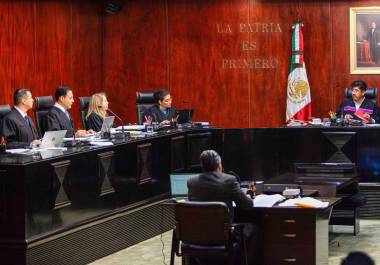 El pleno de la SCJN desecho por unanimidad los amparos y recursos promovidos por Grupo Salinas, del empresario Ricardo Salinas Pliego, por lo que deberá pagar sus adeudos fiscales al SAT.