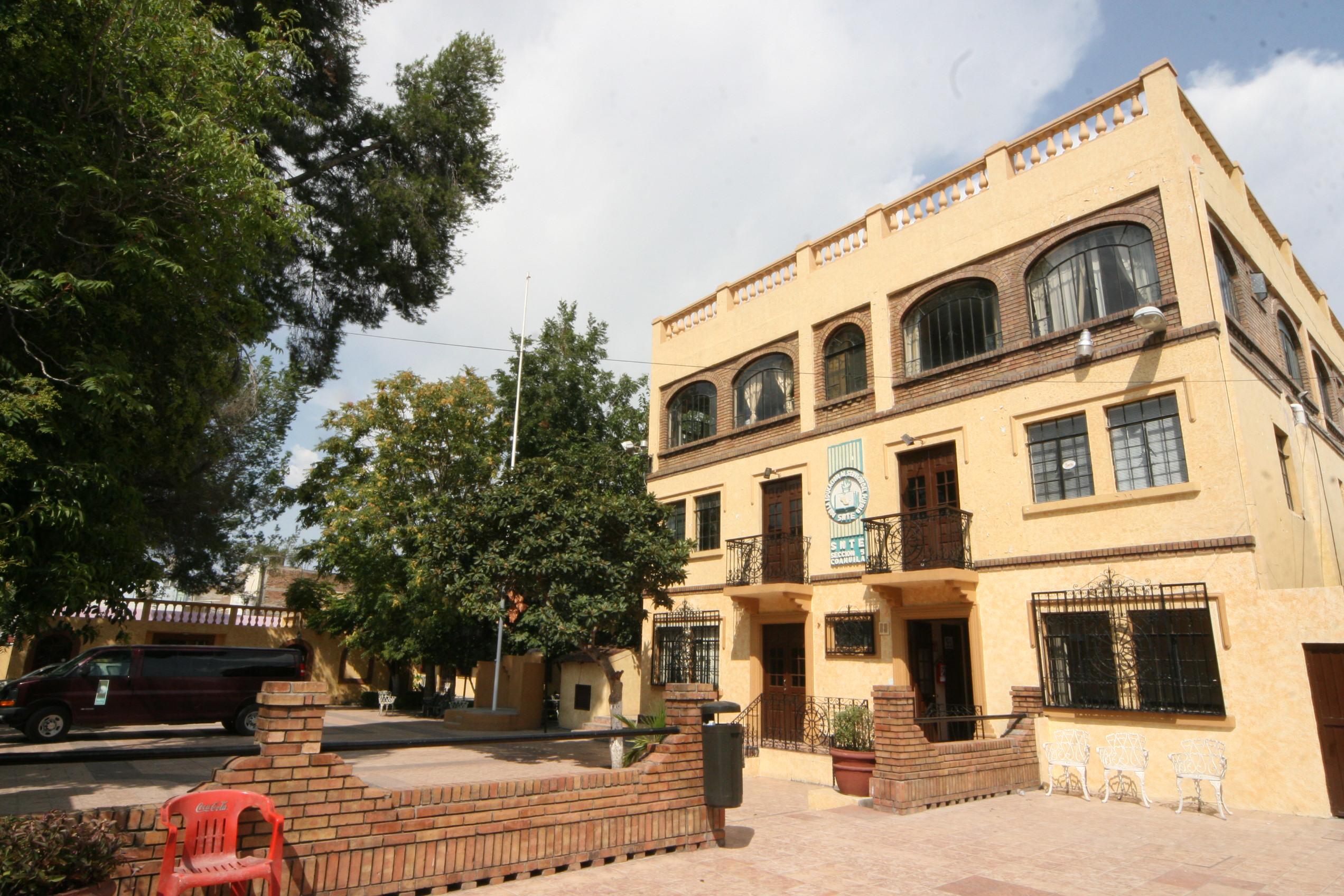 Quieren profes de la Sección 5 en Coahuila aumento del 13 %; estarán Herederos de Nuevo León y Grupo Apache en festejo del Día del Maestro