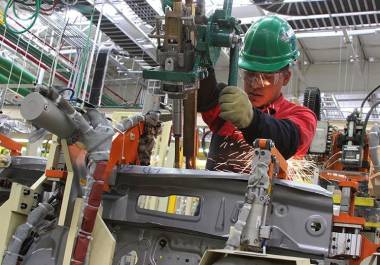 El empleo de la industria manufacturera se estancó en diciembre pasado, luego de cuatro meses a la baja. FOTO: