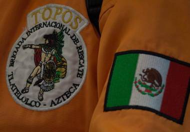 La Brigada Internacional de Rescate Topos Azteca llegó a Cali, Colombia, para sumarse a las labores de búsqueda y rescate tras el terremoto de magnitud 7.4.