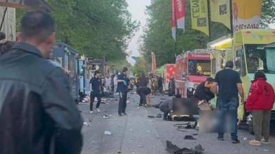 La Policía canadiense elevó a 11 el número de muertos causados por un individuo que en la noche del sábado atropelló a decenas de personas que asistían a un festival callejero en la ciudad de Vancouver, Canadá.