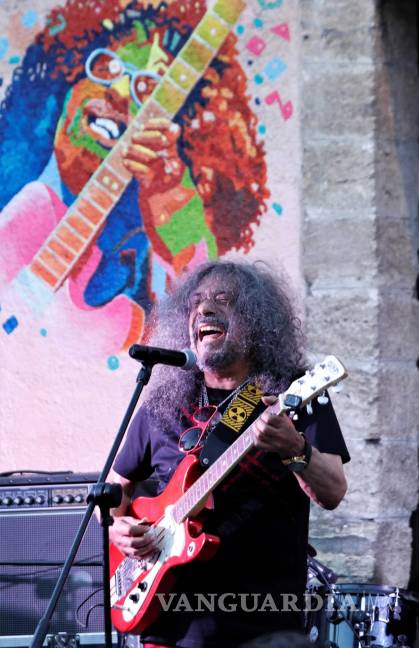 $!‘Javier Bátiz trae el rock a Saltillo’: Reinaugura mural que lleva su rostro