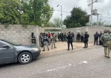 Dos jóvenes irrumpieron en la Escuela Secundaria Número 13, ubicada en el Ejido La Unión, y asesinaron a la subdirectora del plantel.