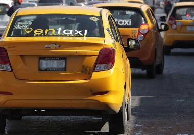 Los conductores deberán presentar carta de no antecedentes penales y aprobar pruebas médicas.