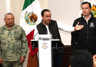 El gobernador Manolo Jiménez anunció la intervención federal en Torreón tras los incidentes registrados la mañana de este lunes.
