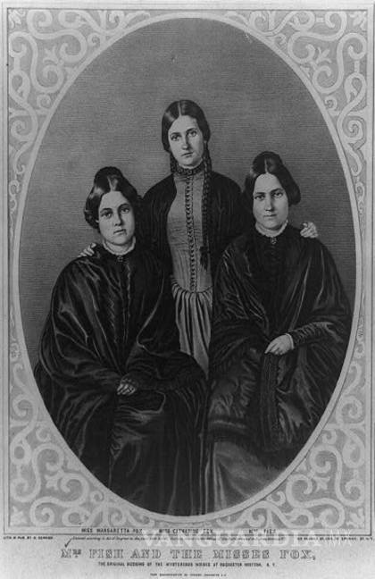 $!Las hermanas Fox: Kate (1838-1892), Leah (1814-1890) y Margaret (o Maggie) (1836-1893). Litografía según un daguerrotipo de Appleby. Publicado por N. Currier, Nueva York. EFE/María Jesús Ribas
