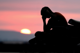 La depresión es una enfermedad que cada vez se vuelve más común, pero grave, que interfiere con la vida diaria.