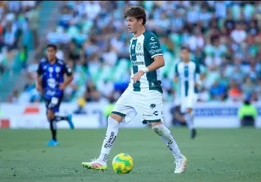 El delantero de 20 años aprovechó su primera titularidad del torneo para marcar un doblete y encabezar la remontada de los Guerreros ante Atlético de San Luis.