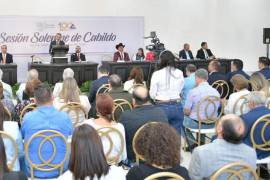Durante la Sesión Solemne por el centenario de la Canaco Acuña, el alcalde Emilio de Hoyos reconoció la trayectoria del organismo y su contribución al desarrollo económico del municipio.