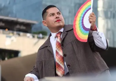 El Congreso de la Ciudad de México declaró oficialmente el 13 de noviembre como el Día contra la Violencia hacia Personas No Binarias, en memoria de Jesús Ociel Baena Saucedo, primere magistrade electoral no binarie de América Latina.