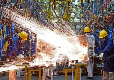 Estados Unidos busca modificar las reglas de origen del T-MEC para elevar el contenido regional automotriz del 75% al 82%.