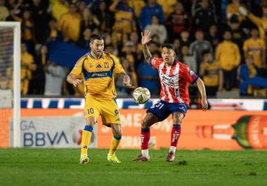 a gran figura de la noche fue el arquero Andrés Sánchez, quien detuvo un penalti clave de André Pierre Gignac y sostuvo la portería de su equipo ante los constantes ataques felinos.