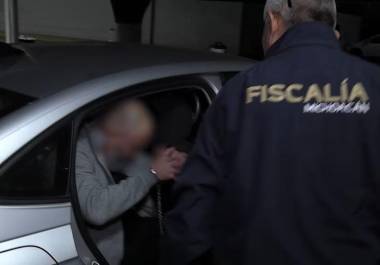 El presunto autor intelectual fue trasladado por autoridades estatales al penal de Alto Impacto, donde enfrentará a la justicia mexicana.