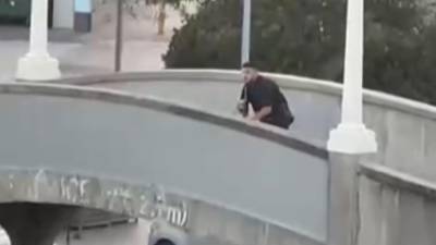 Naveed Akram, de 24 años, el joven sospechoso de disparar el domingo junto a su padre contra un acto de celebración de la comunidad judía en Sídney, salió del coma.