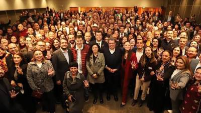 Bancadas morenistas en Cámara de Diputados y Senado agendaron la presentación de la iniciativa.