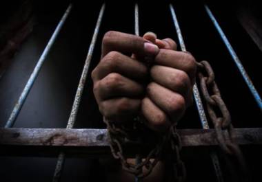 Una investigación que involucra a exfuncionarios de alto nivel y operaciones millonarias con empresas factureras.