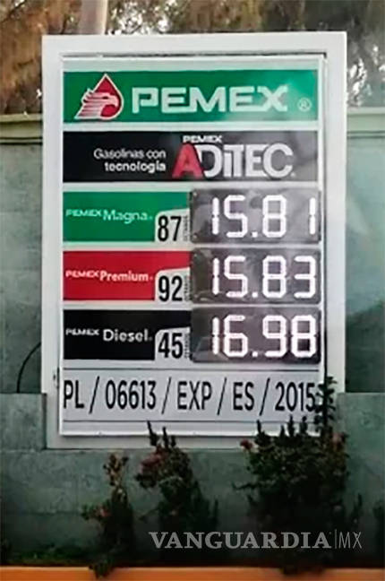 $!Gasolina en 15 pesos en varios estados del país, ¿por la guerra petrolera?
