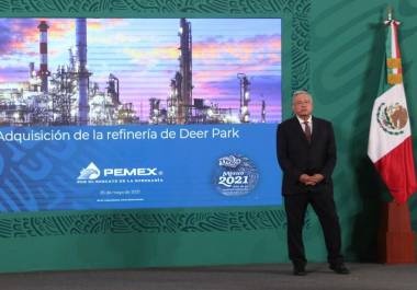 AMLO celebra compra de Refinería Deer Park