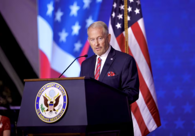 Ronald Johnson participó en la ceremonia de colocación de la primera piedra del complejo Pacífico Mexinol.