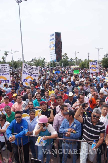 $!Marchan miles por la estabilidad de Altos Hornos de México, en Monclova
