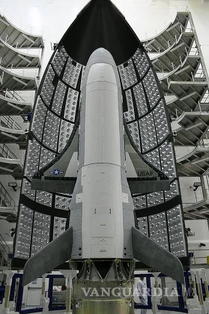 $!El X-37B, que funciona como un laboratorio en órbita, despegará con un módulo de servicio adicional que permite ampliar el número y la complejidad de los experimentos a bordo.