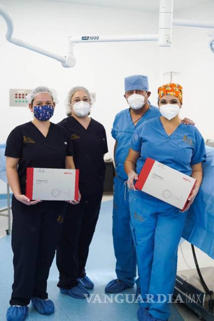 $!De izquierda a derecha: Dra Úrsula Gutiérrez (Audióloga), Dra Karla Torres (Anestesióloga), Dr Antonio Ramírez Alba (Neurocirujano), Dra Guadalupe Isabel Montes Dorantes (Otorrino y Neuro-otóloga).
