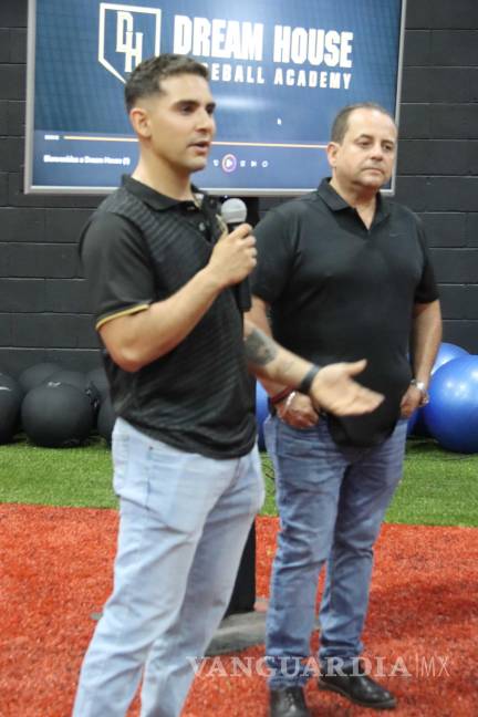 $!Carlos Vázquez estuvo inscrito en una academia de beisbol en Estados Unidos, lo que lo inspiró a hacer lo mismo en México.