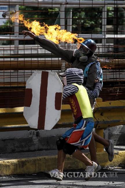$!Asegura Vargas Llosa que el régimen de Maduro está dando sus últimas “boqueadas”