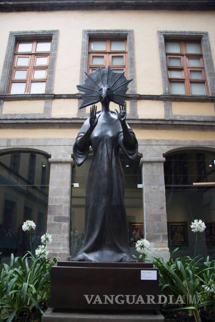 $!Develan &quot;The Palmist&quot;, escultura de la artista Leonora Carrington