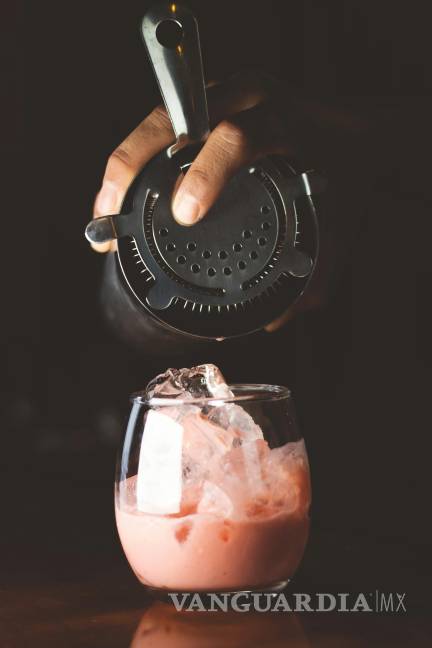 $!Este clásico licor irlandés, conocido por su textura aterciopelada y su sabor equilibrado entre whisky, crema y cacao, puede prepararse en casa .