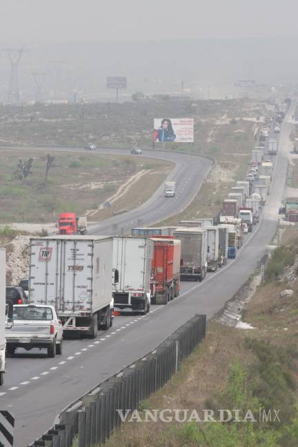 Factible un tercer carril en carretera a Monterrey