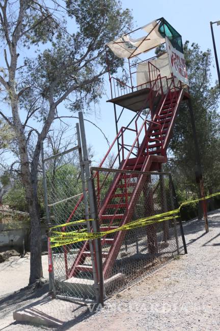 $!El juego de tirolesa en la Unidad Deportiva de Saltillo, donde ocurrió el accidente, se encontraba en funcionamiento cuando Surizaday sufrió la caída.