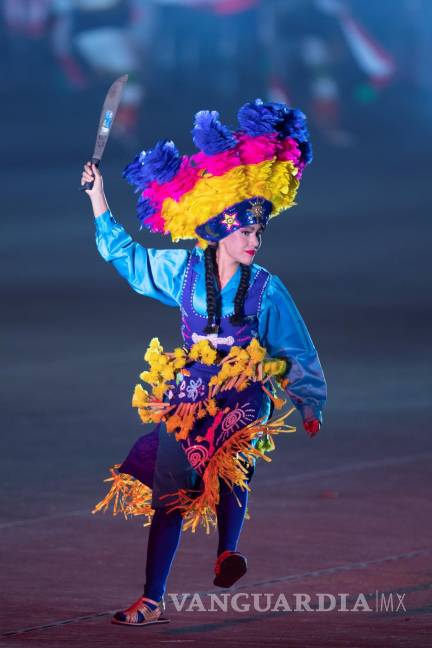 $!Fotografía que muestra un baile regional folclórica durante la ceremonia del 200 aniversario de la consumación de independencia en Ciudad de México (México). EFE/Carlos Ramírez