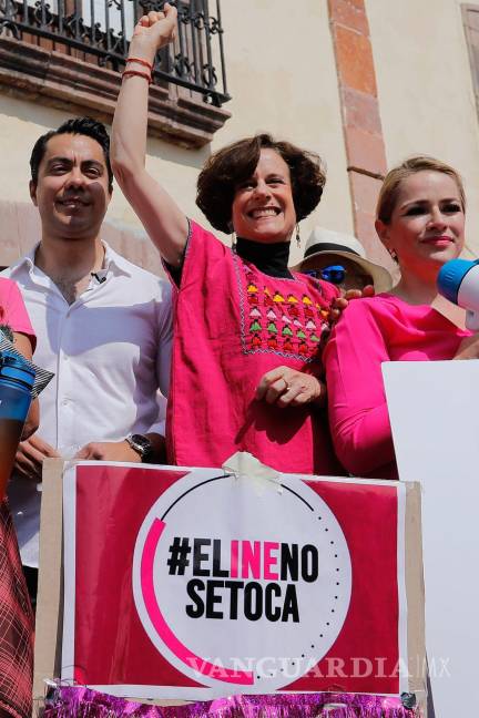 $!Denise Dresser durante marcha en defensa del INE y en contra de la reforma electoral promovida desde el poder ejecutivo en Querétaro.