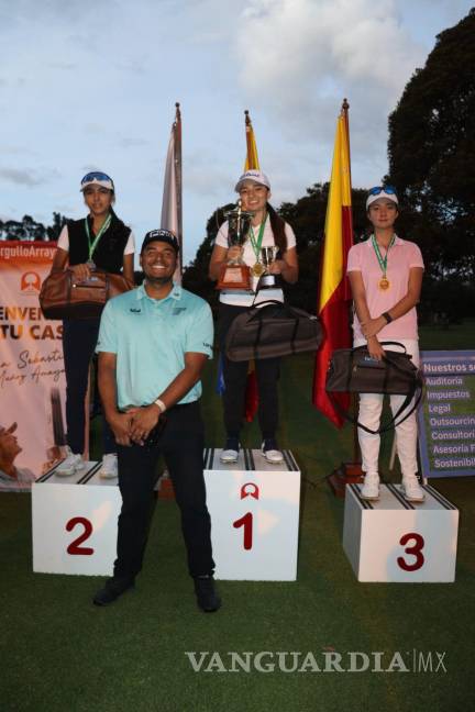 $!El podio femenil en Colombia tuvo acento mexicano: Paloma Ibarra se quedó con el primer lugar, seguida de Mariana Beltrán Rodríguez y Luciana Medina Ramos.