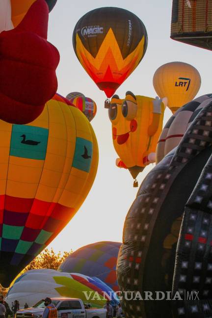 $!Un centenar de globos aerostáticos colorean el cielo de León, Guanajuato