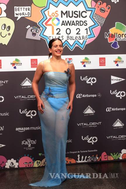 $!La cantante Rosalía posa para los fotógrafos a su llegada a la gala de Los40 Music Adwards que se celebra en el Palacio de Congresos, en Palma de Mallorca. EFE/Cati Cladera