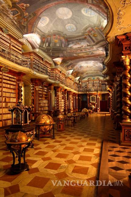 $!Biblioteca Klementinum en Praga es considerada la más bella del mundo