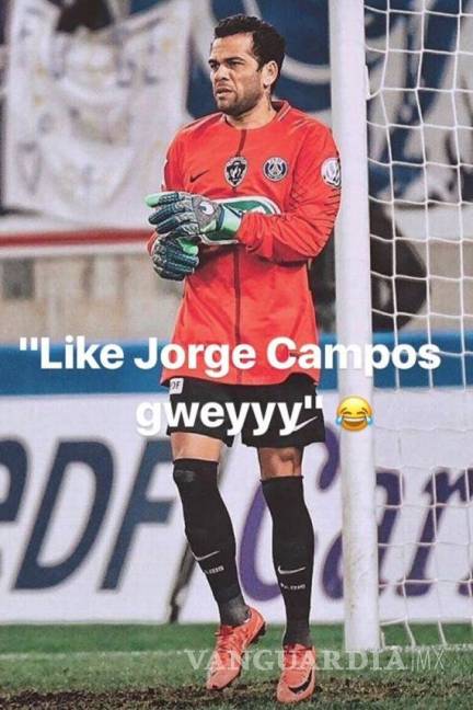 $!Dani Alves se inspiró en Jorge Campos para ser portero en el PSG